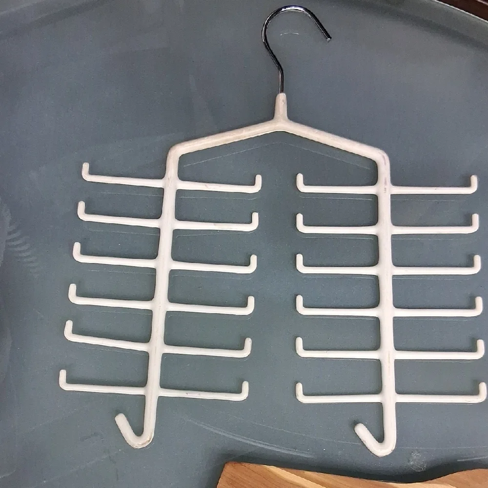 Set Of 2 Tie Hangers